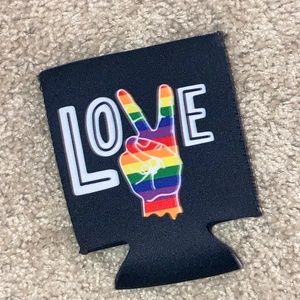 🚨 FINAL DROP- NWOT love rainbow 🌈 pride peace sign ✌🏼 koozie coozie